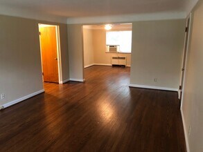 Building Photo - 5562 Beechmont Ave