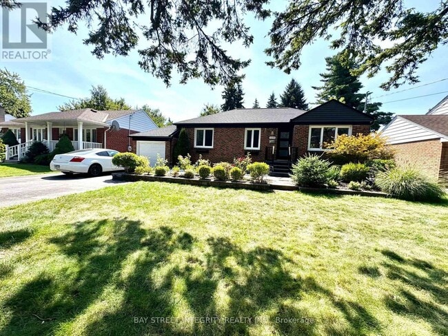 Building Photo - 1270 Crossfield Bend