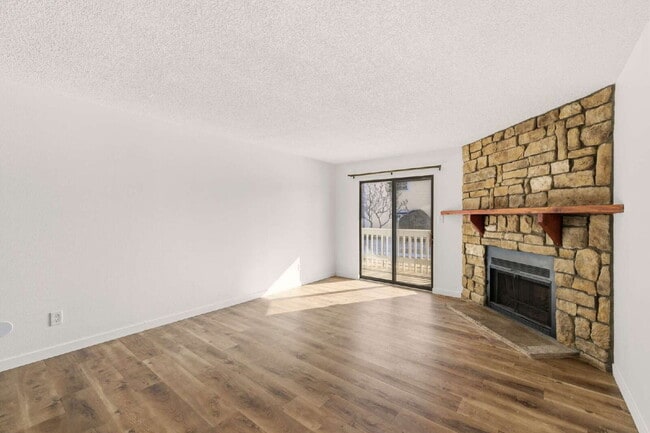 Foto del edificio - Light and Bright 2-Bed 2-Bath Home Available Immediately!