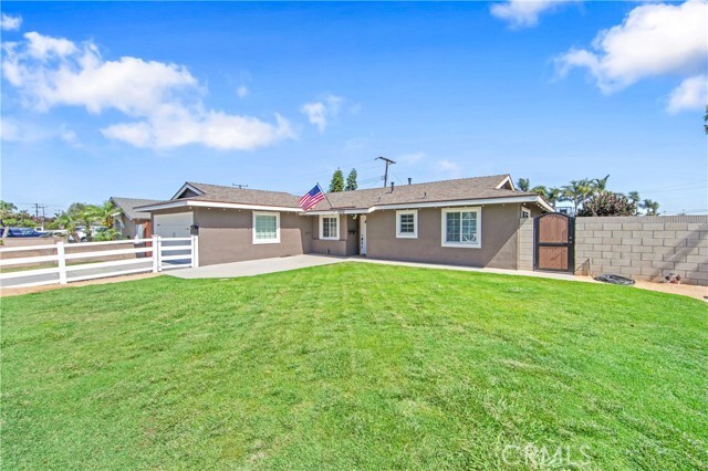 Building Photo - 5892 Meadowlark Dr