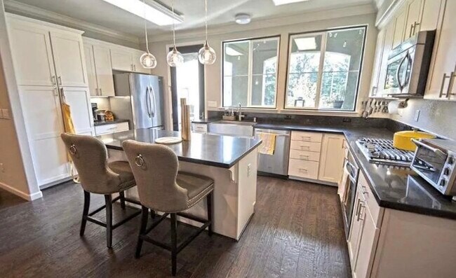 Foto del edificio - 4700 Norris Canyon Rd