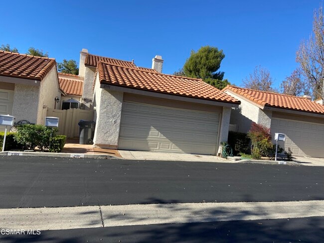 Building Photo - 2191 Birchdale Dr