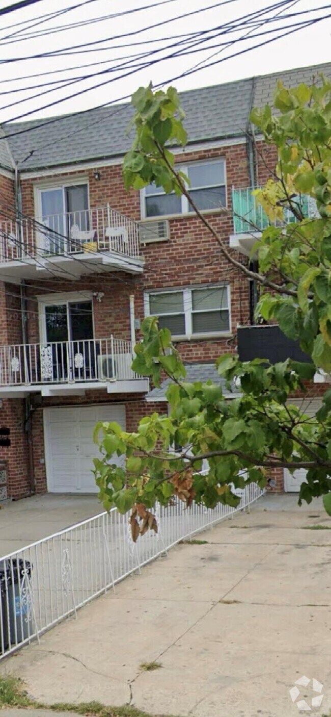 Building Photo - 58-11 74th St