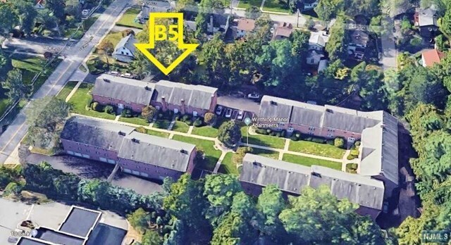 Building Photo - 522 N Maple Ave