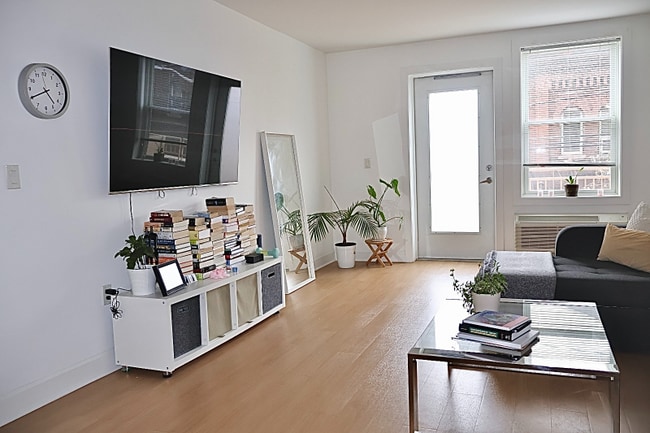 Photo - 123 44th St Apartment