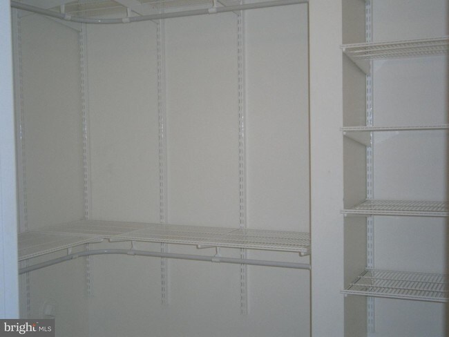 Foto del edificio - 6512 Springwater Ct