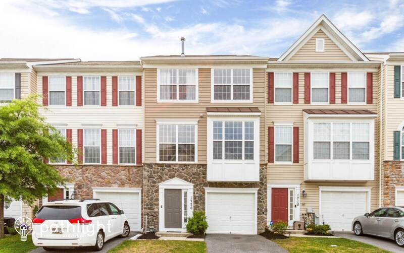 Foto principal - 1720 Jennifer Meadows Ct