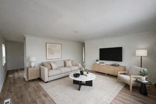 Building Photo - Beautiful 3BR/1BA spacious ranch style home in Warren Township