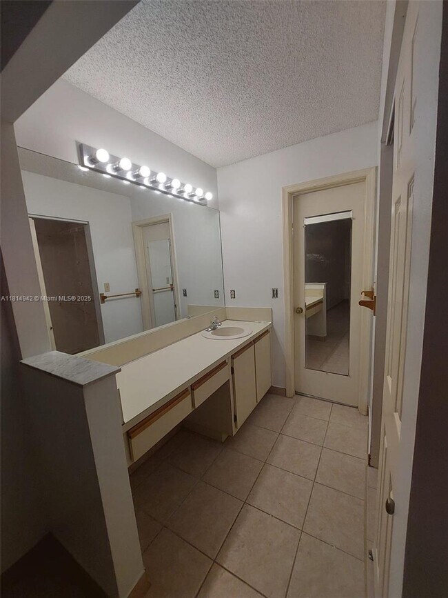 Building Photo - 3791 Collinwood Ln