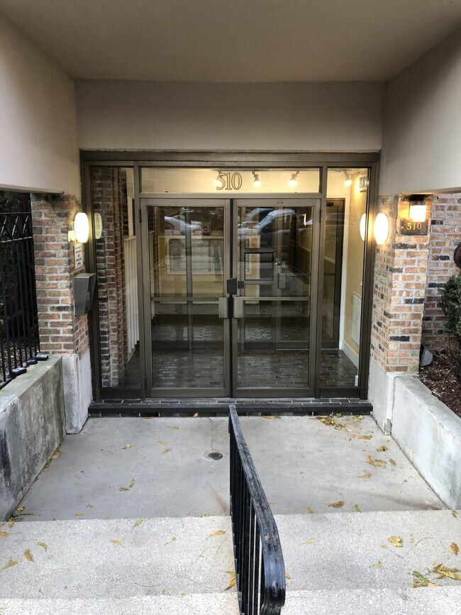 Main Entrance - 510 W Fullerton Pky