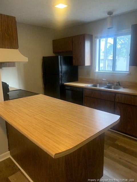 Foto del edificio - 951 Applewood Ln