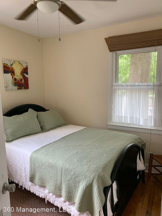 Building Photo - 2 br, 1.5 bath House - 1108 Lakeview Dr
