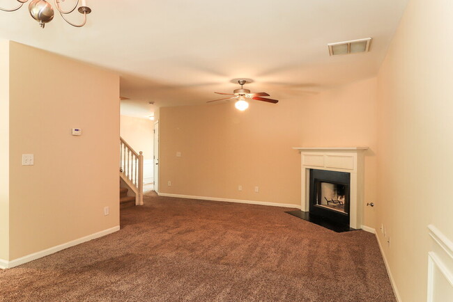 Building Photo - 347 Hidden Creek Ln
