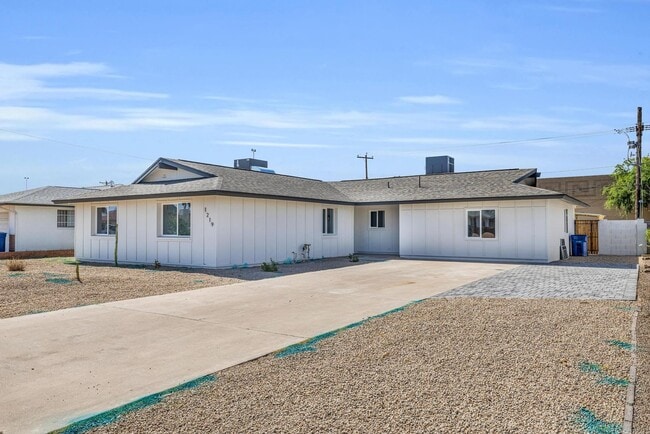 Photo - 6 BED/4 BATH Complete remodel with backyard pool & bar House