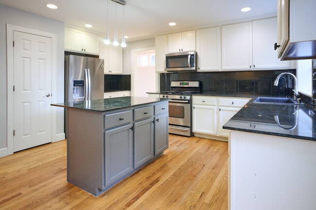 Foto del edificio - 10028 124th Ave NE