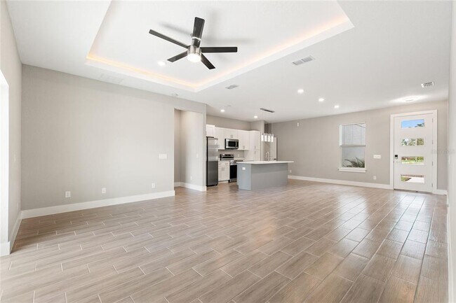 Building Photo - 151 Maple Dr
