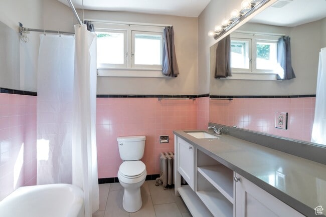 Building Photo - 480 N 300 W
