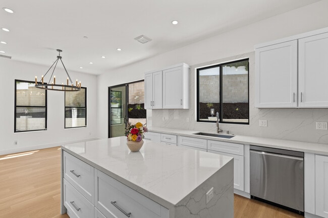 Building Photo - 20111 Delita Dr