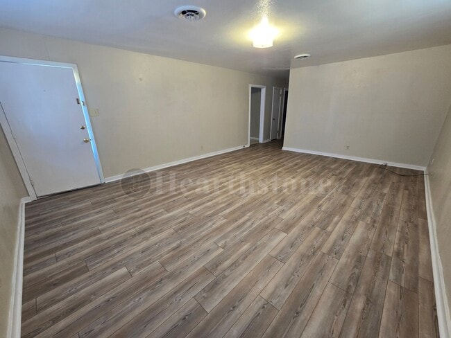 Foto del edificio - 717 Sandia Dr