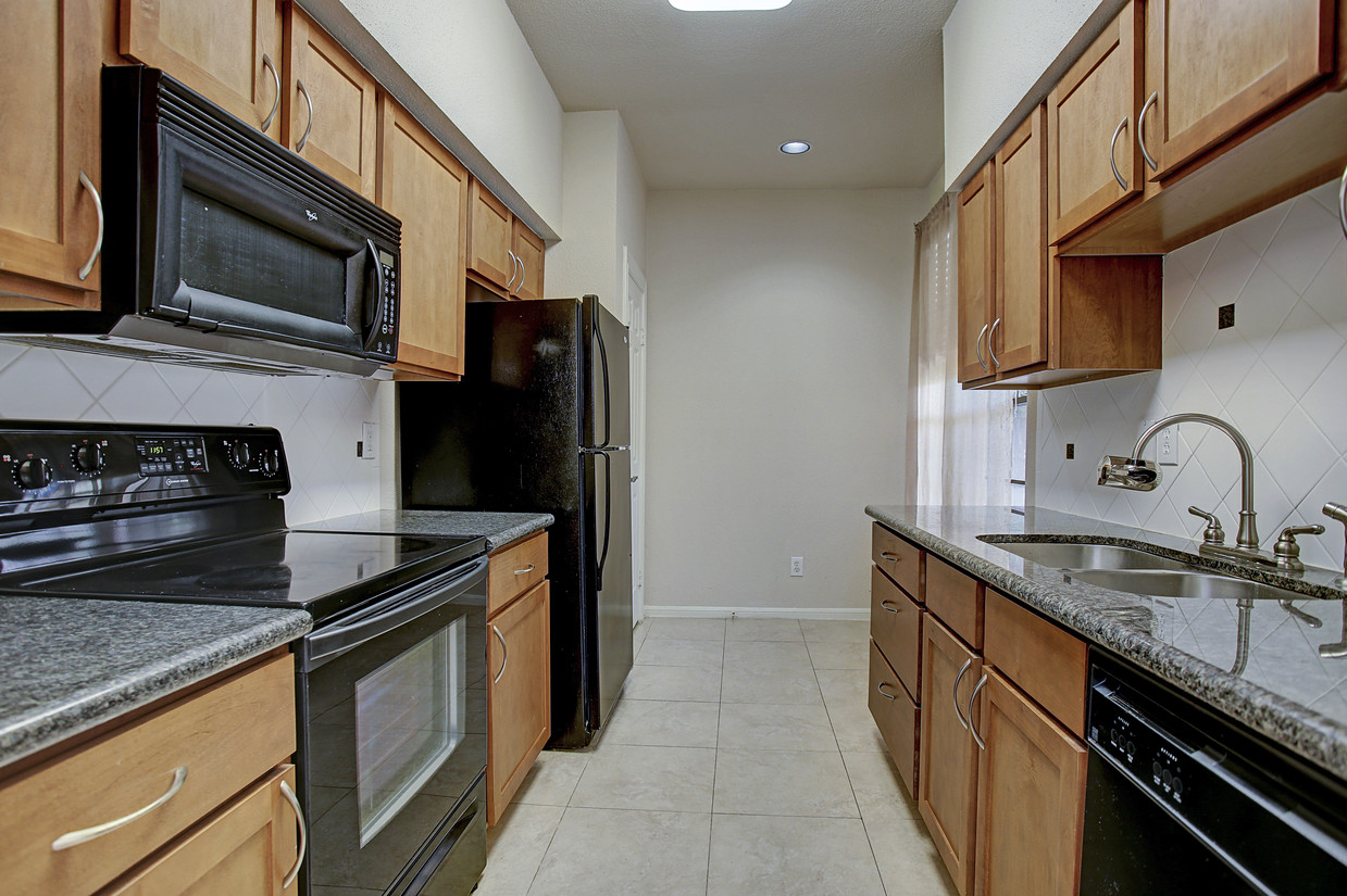 2700 Revere St, Houston, TX 77098 - Condo for Rent in Houston, TX ...