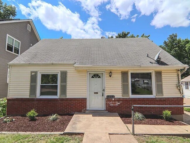 Building Photo - Charming Cape Cod Home in the Heart of Kirkwood!