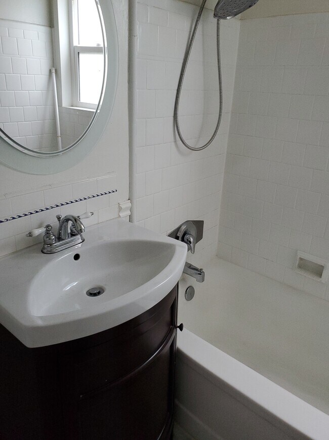 bathroom - 2904 Grand Canal