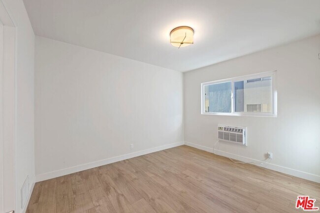 Building Photo - 1248 N Crescent Heights Blvd