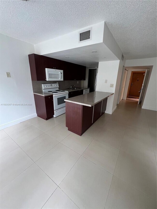 Foto del edificio - 9310 W Flagler St