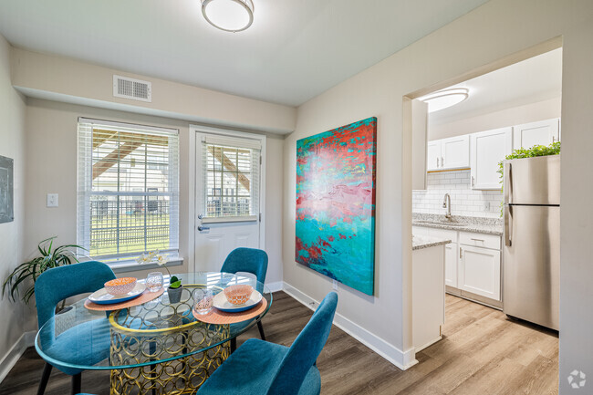 Dining Room - Cambridge Apartments