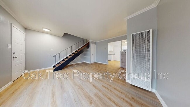 Building Photo - 418 6th St