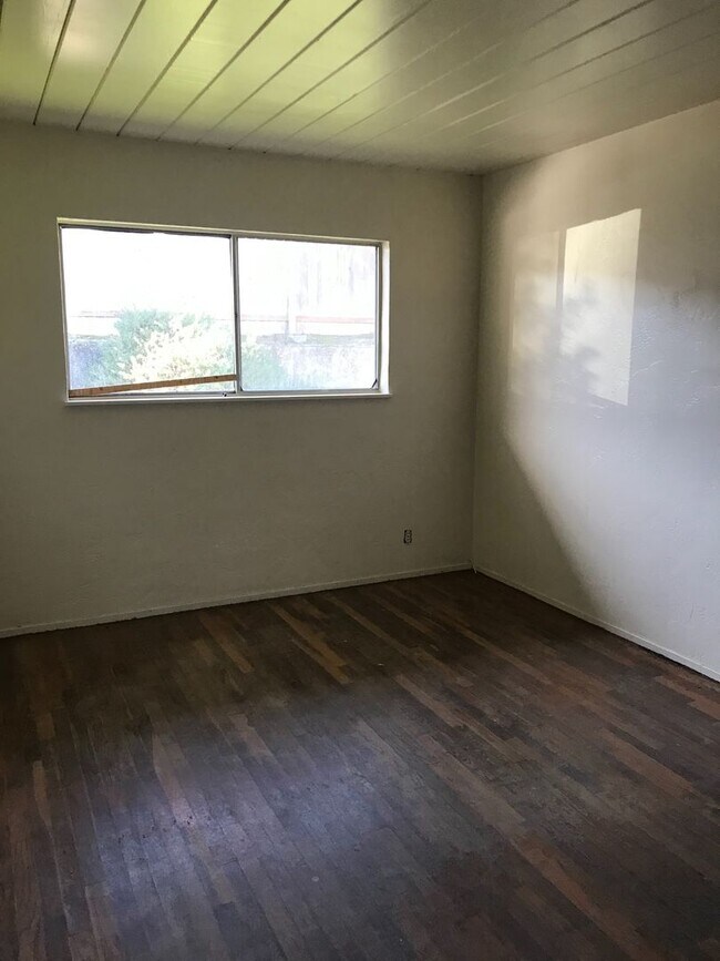 Foto del edificio - 3405-3411 Harwill Ct