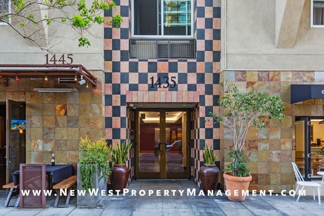 Foto del edificio - Charming Little Italy 1-Bedroom at Portico! Small Pet OK! Available Now!