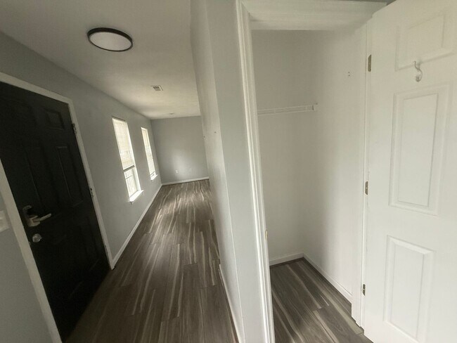 Foto del edificio - 4826 Golfview Dr NE