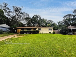 Building Photo - 2740 Teresa Dr