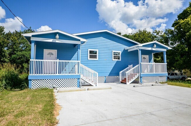 Foto del edificio - 239 Broadhurst Dr