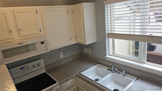Building Photo - 805 Summer Dr