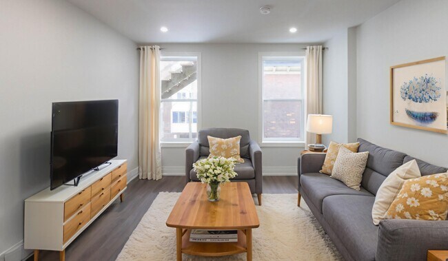 Building Photo - 3-52 Charlton Avenue West Hamilton