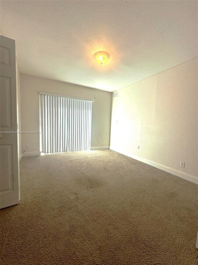 Foto del edificio - 4271 NW 5th St