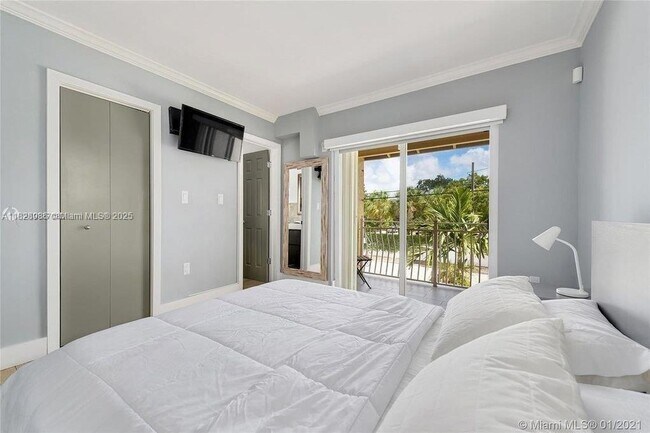 Foto del edificio - 636 NE 63rd St