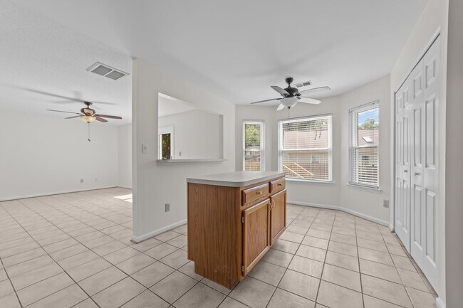 Building Photo - 519 Kemp Landing
