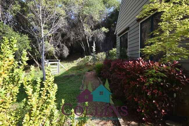 Building Photo - Peaceful Grass Valley Home Surrounded by B...