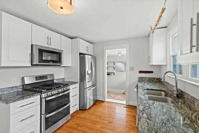 Foto del edificio - Gorgeous Home in Durham Near Downtown