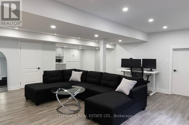 Building Photo - 3397 Destination Dr