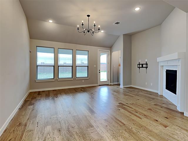 Building Photo - 3704 Clara Dr