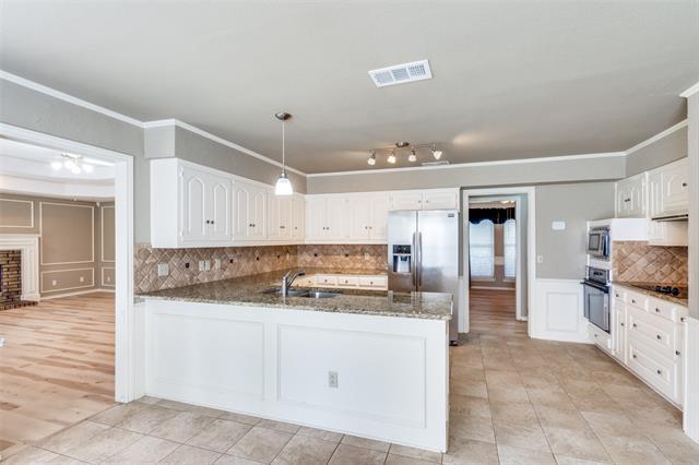 Building Photo - 3400 Pony Dr