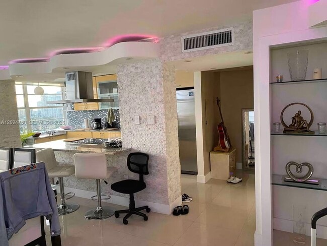 Building Photo - 18081 Biscayne Blvd
