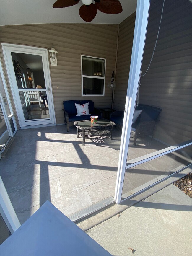 Foto del edificio - 1708 Abasco Ct