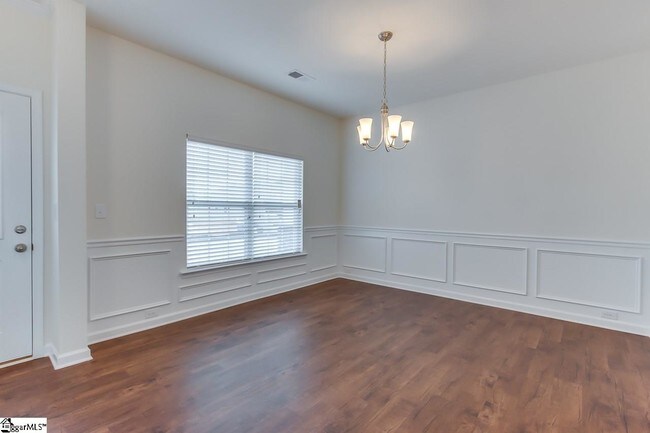 Foto del edificio - 321 New Spring Ln