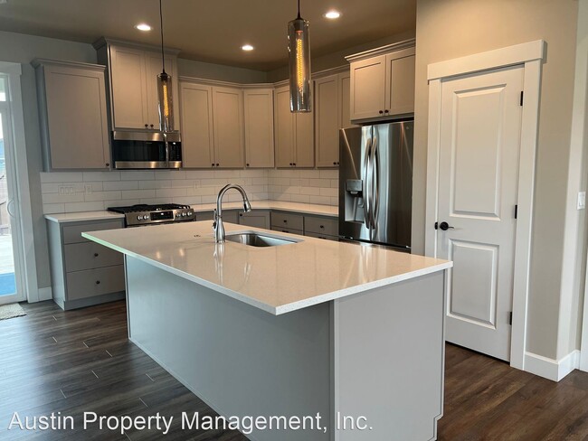 Building Photo - 4 br, 2.5 bath House - 764 NW 27th Street
