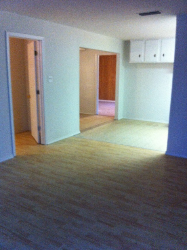 Building Photo - 4811 Bonny Cir